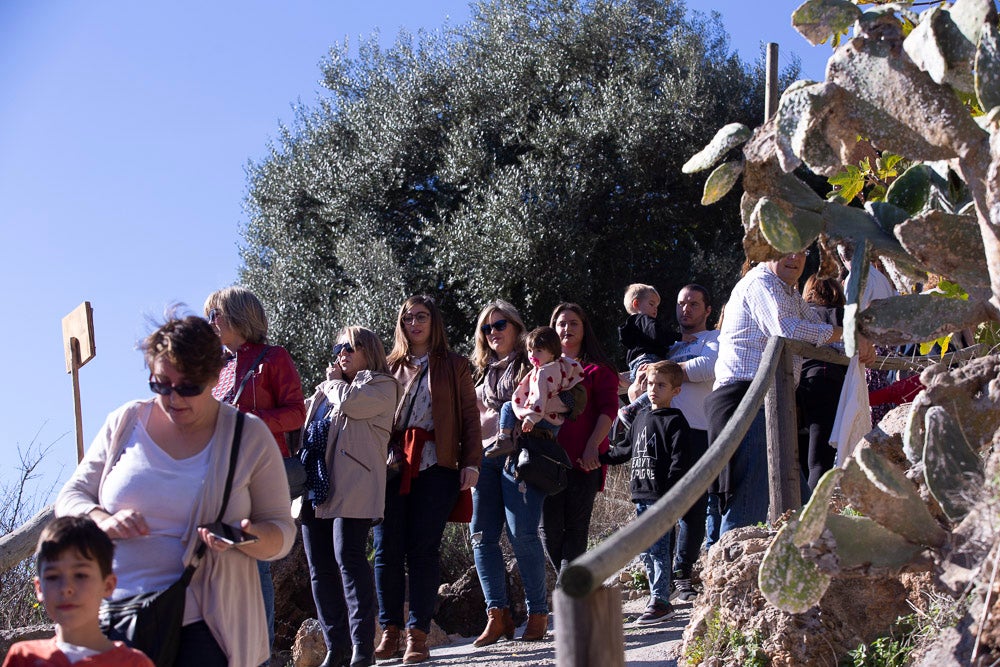 El anejo motrileño de Tablones ha vuelto a organizar su exitoso Belén Viviente, que el municipio 'utiliza' como reclamo turístico