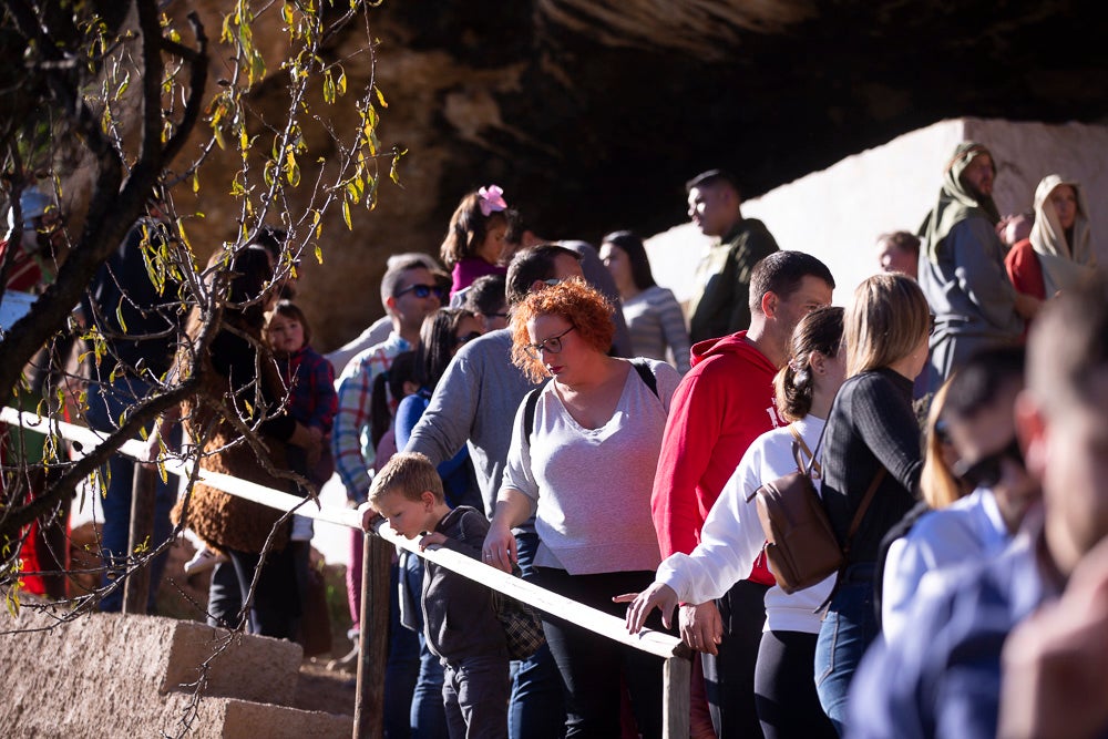 El anejo motrileño de Tablones ha vuelto a organizar su exitoso Belén Viviente, que el municipio 'utiliza' como reclamo turístico