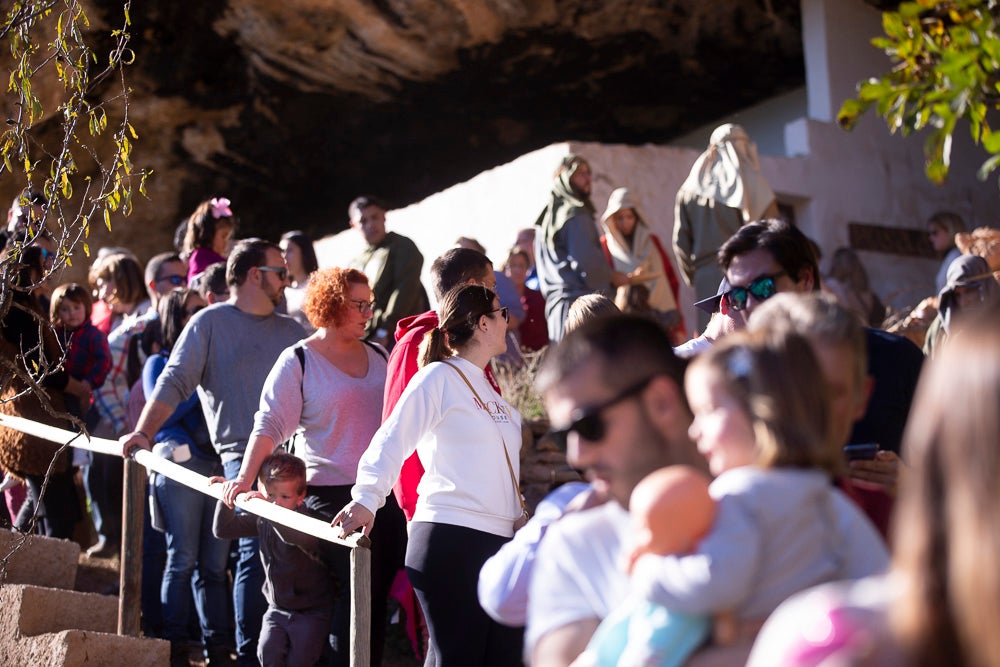 El anejo motrileño de Tablones ha vuelto a organizar su exitoso Belén Viviente, que el municipio 'utiliza' como reclamo turístico