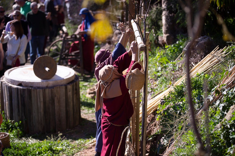 El anejo motrileño de Tablones ha vuelto a organizar su exitoso Belén Viviente, que el municipio 'utiliza' como reclamo turístico