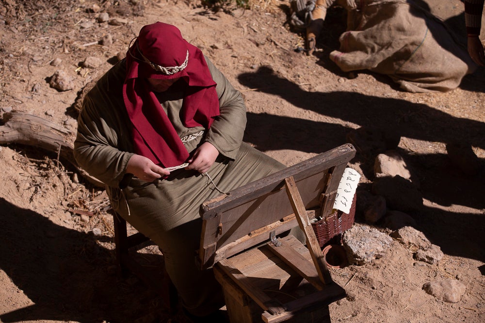 El anejo motrileño de Tablones ha vuelto a organizar su exitoso Belén Viviente, que el municipio 'utiliza' como reclamo turístico