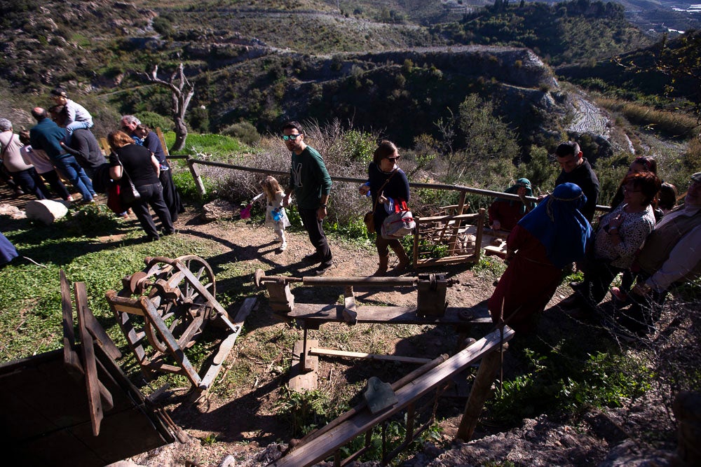 El anejo motrileño de Tablones ha vuelto a organizar su exitoso Belén Viviente, que el municipio 'utiliza' como reclamo turístico