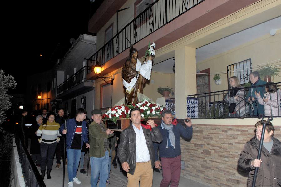 La divertida charanga 'Apache' amenizó el festejo por la plaza y calles del pueblo perteneciente al municipio de El Pinar desde el año 1976