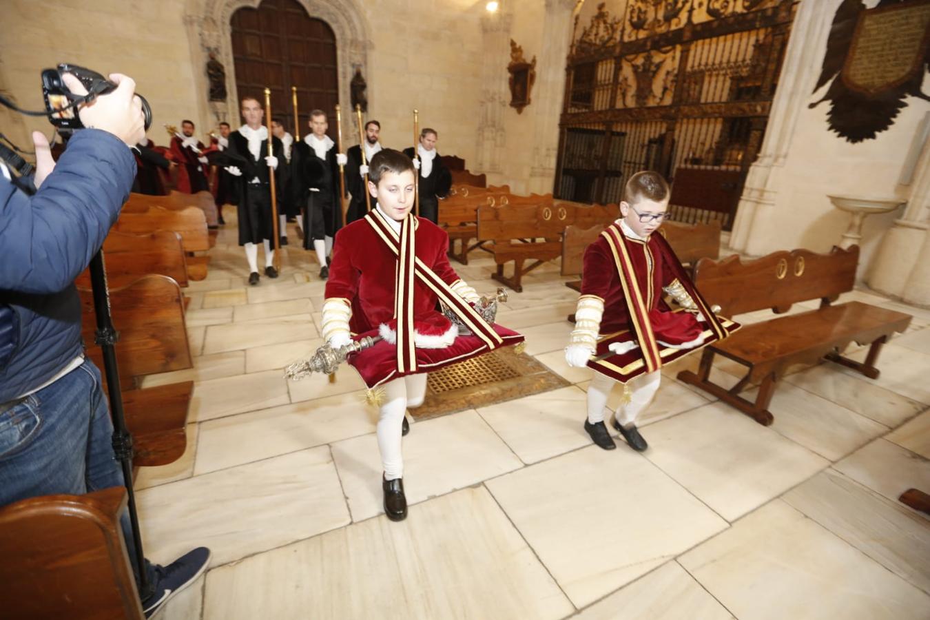 Importante dispositivo policial en el centro de Granada ante la presencia de colectivos en contra y a favor de la celebración