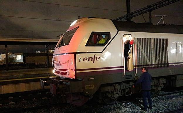 El Talgo de Madrid a Granada llega con hora y medio de retraso por una avería
