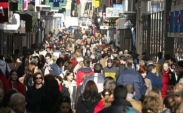 ¿Cuántos habitantes hay empadronados en la provincia de Granada y en la capital?