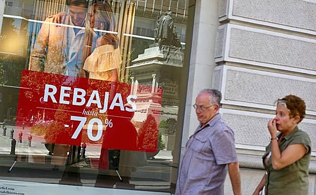 El importante aviso de la OCU de cara a las rebajas