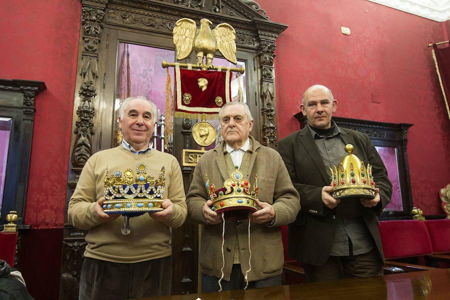 A unos días de que se cumplan 107 años de la primera cabalgata, hacemos un repaso de los granadinos ilustres que han encarnado a los Tres Reyes Magos de Oriente en Granada