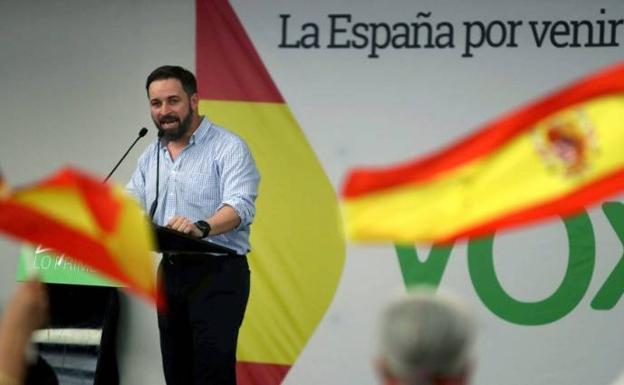 El PP anuncia que hablará con Vox y Abascal replica que quiere revisar todo el pacto