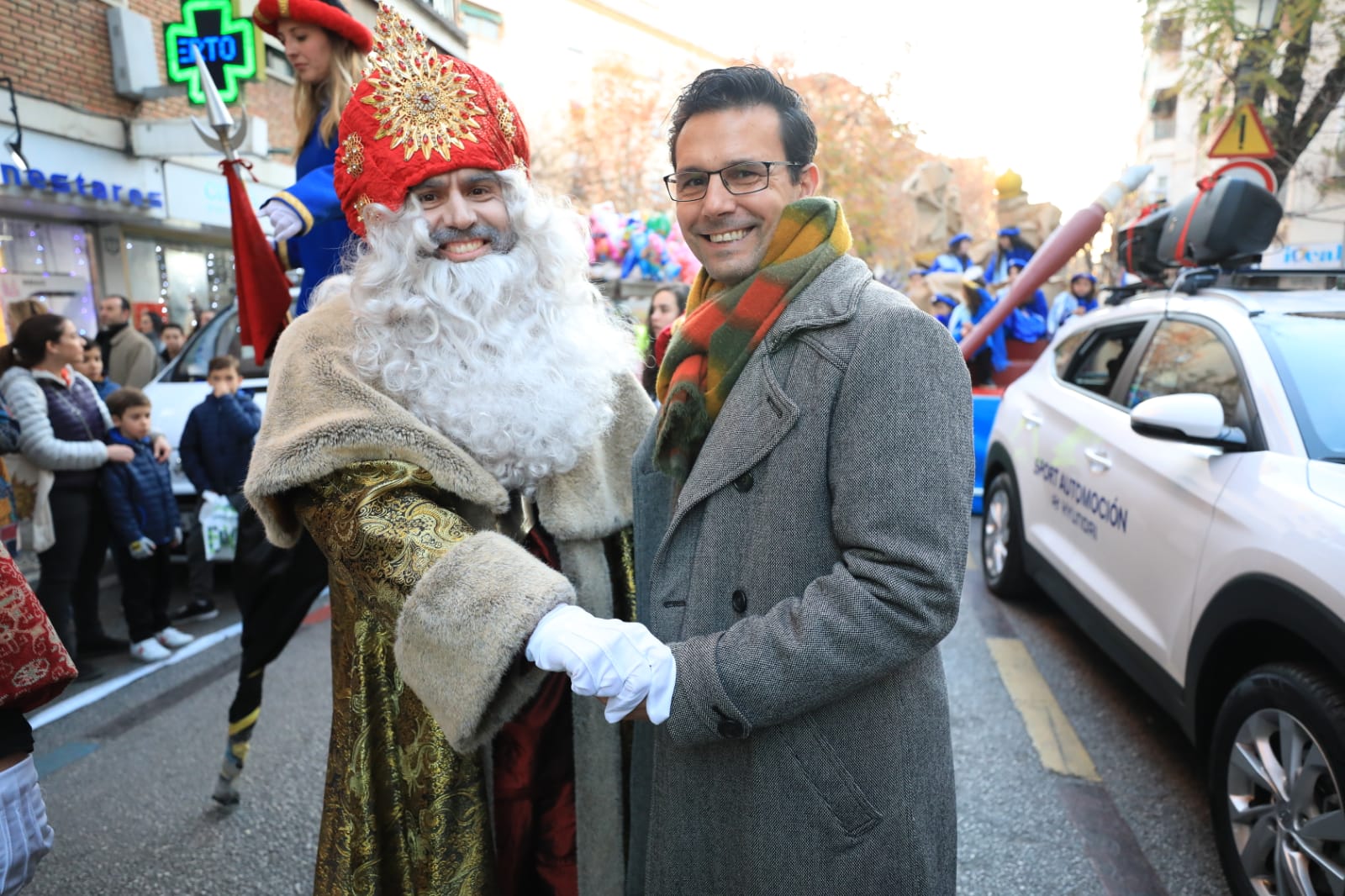 Desde los minutos previos al arranque hasta su llegada al Ayutamiento de Granada, aquí tienes todas las imágenes de la noche más mágica de la Navidad