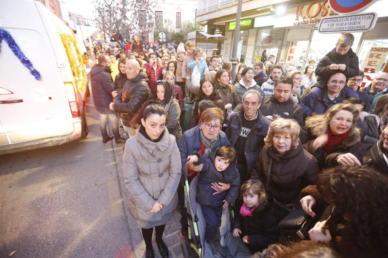 Fotos: La cabalgata de los Reyes Magos sale a las calles de Granada