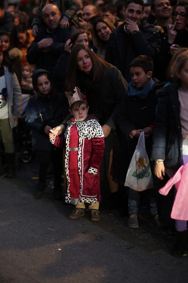 Fotos: Las calles de Granada, de bote en bote para ver a sus Majestades de Oriente