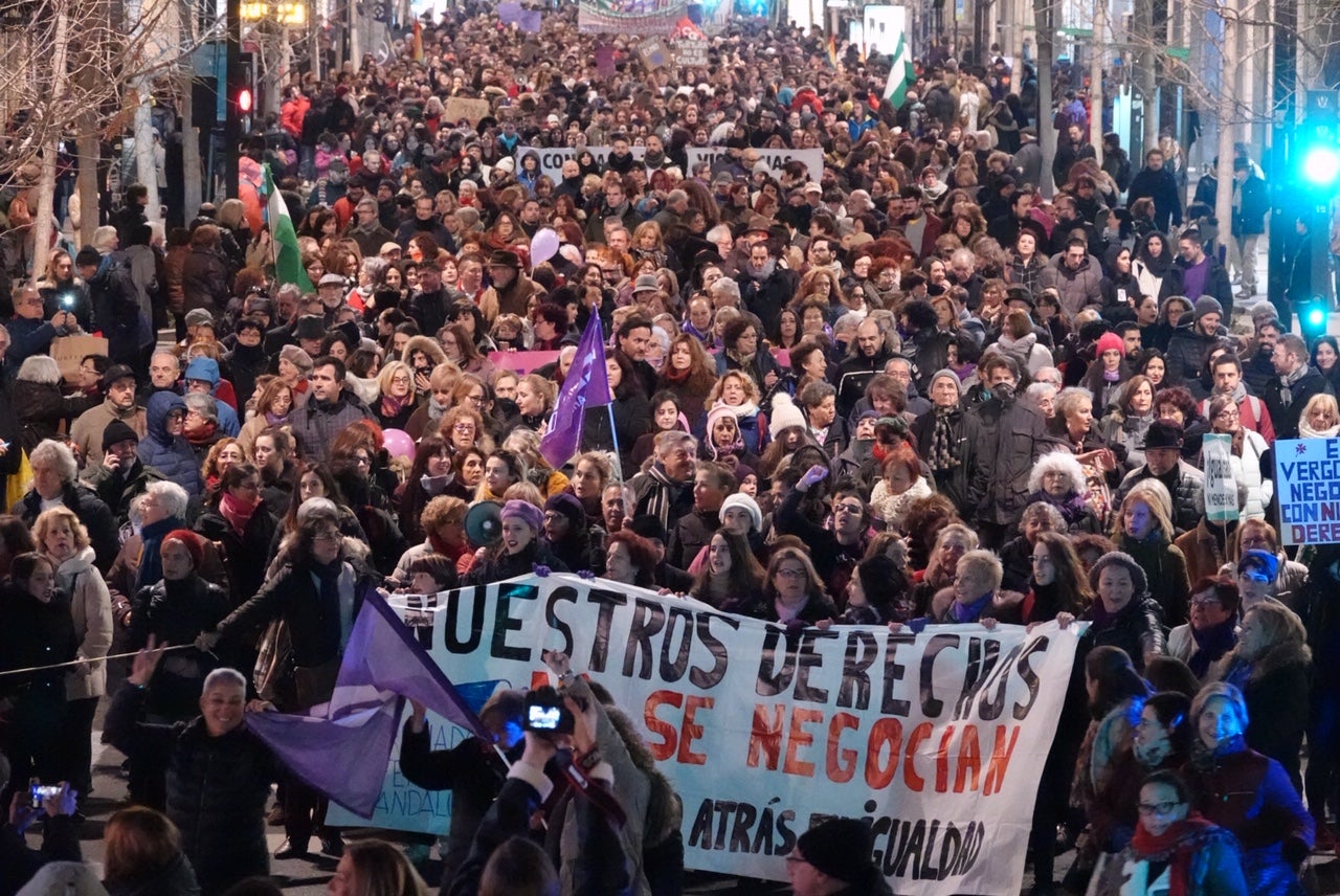 Gran Vía está cortada por la concentración, que irá en manifestación hasta plaza del Carmen