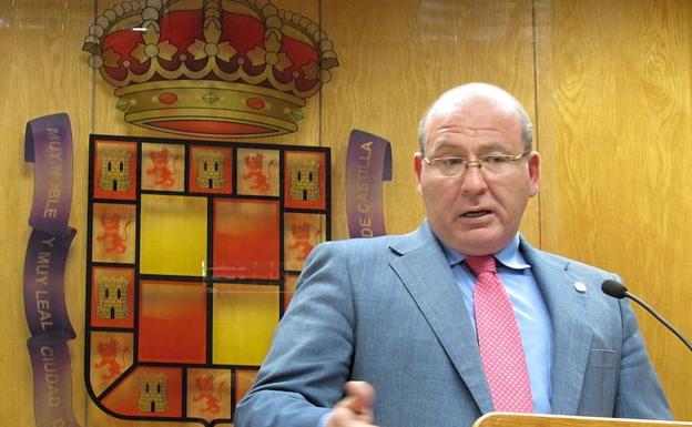 El alcalde señala que los Prespuestos revelan «una desidia» con Jaén que «raya en lo mezquino»