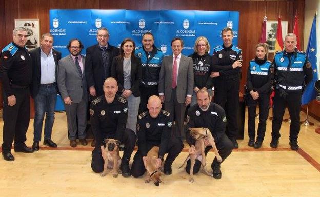 Los tres nuevos cachorros de la Policía Local de Granada que siguen los pasos de Stan Lee