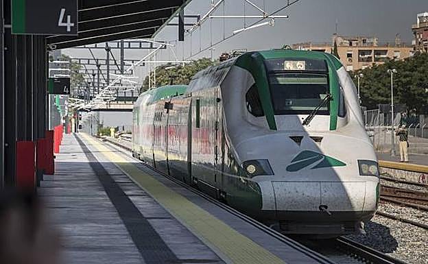 Dinero para pagar (casi) dos trenes