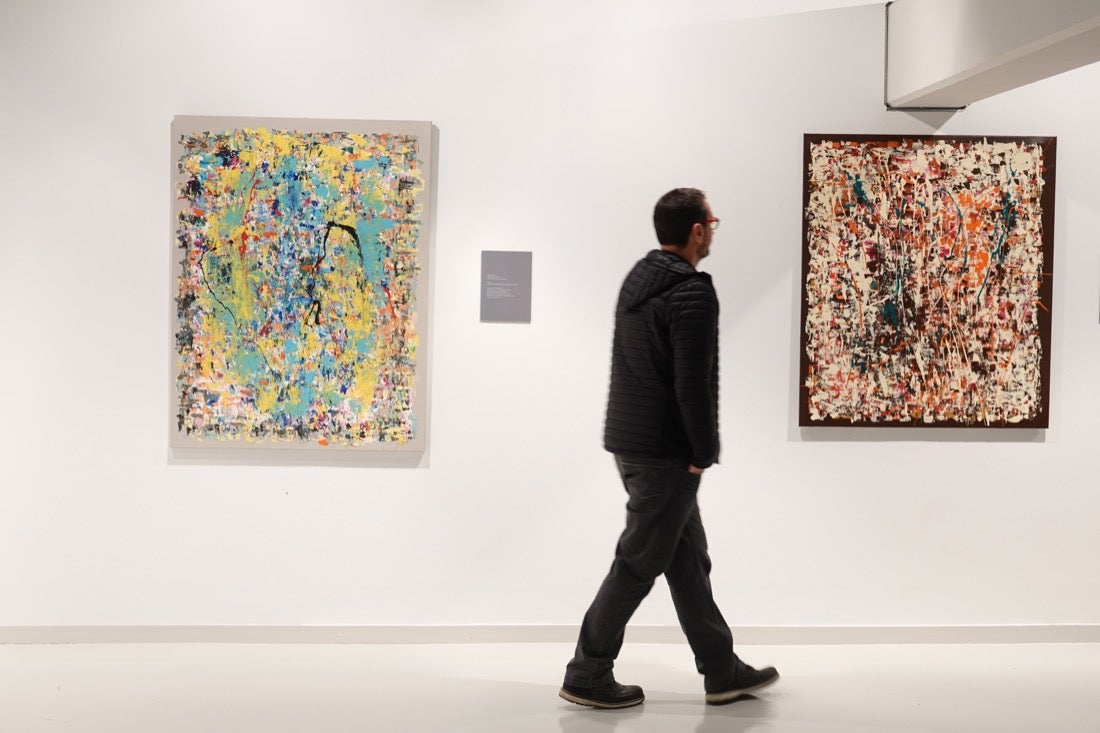 La Biblioteca de Andalucía acoge la exposición 'Palabras más allá del liezo', en la que tres pintores interpretan los textos de trece poetas andaluces de reconocido prestigio