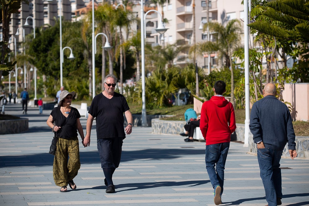 Muchas personas han aprovechado el fin de semana para disfrutar de las cálidas temperaturas de la costa