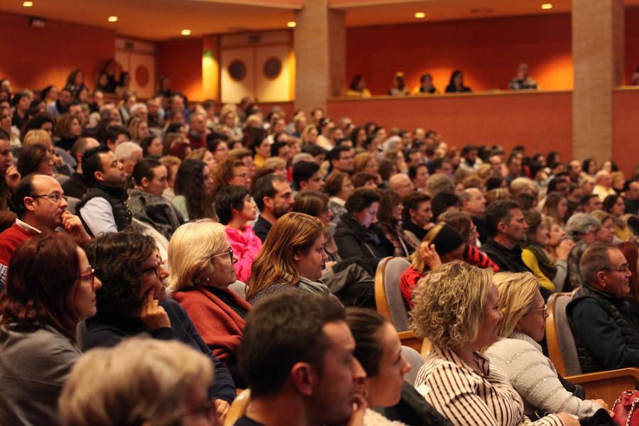 Emilio Calatayud ofreció ayer una conferencia en el Auditorio organizada por la Escuela de Padres de IDEAL