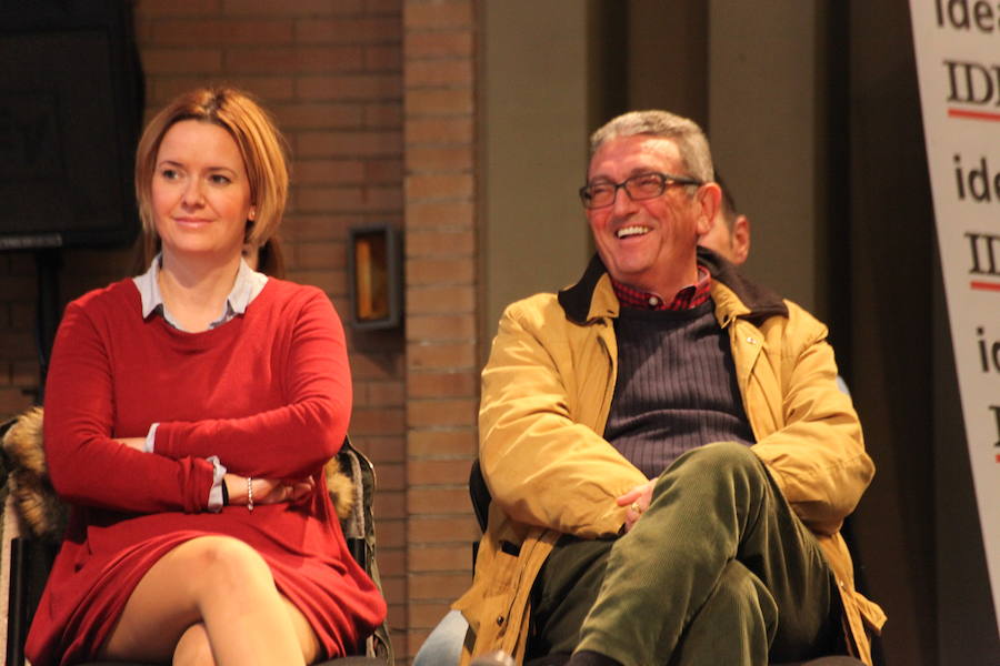 Emilio Calatayud ofreció ayer una conferencia en el Auditorio organizada por la Escuela de Padres de IDEAL