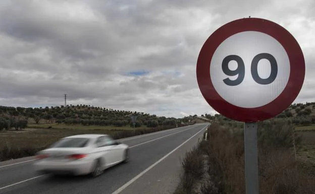 El nuevo límite de velocidad pasa a 90 km/h en las carreteras secundarias.