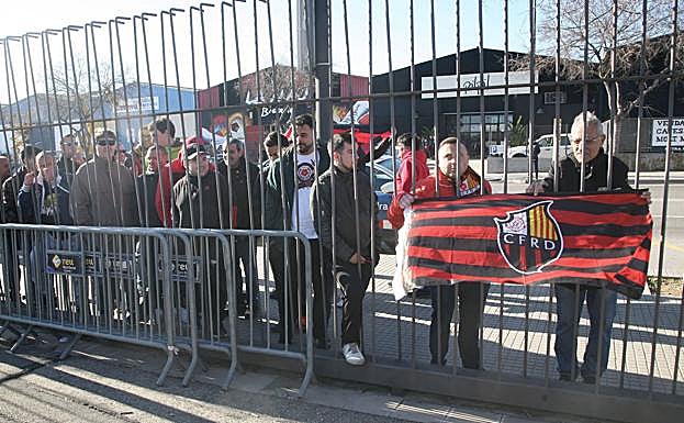 Concentración de aficionados del Reus Deportiu.