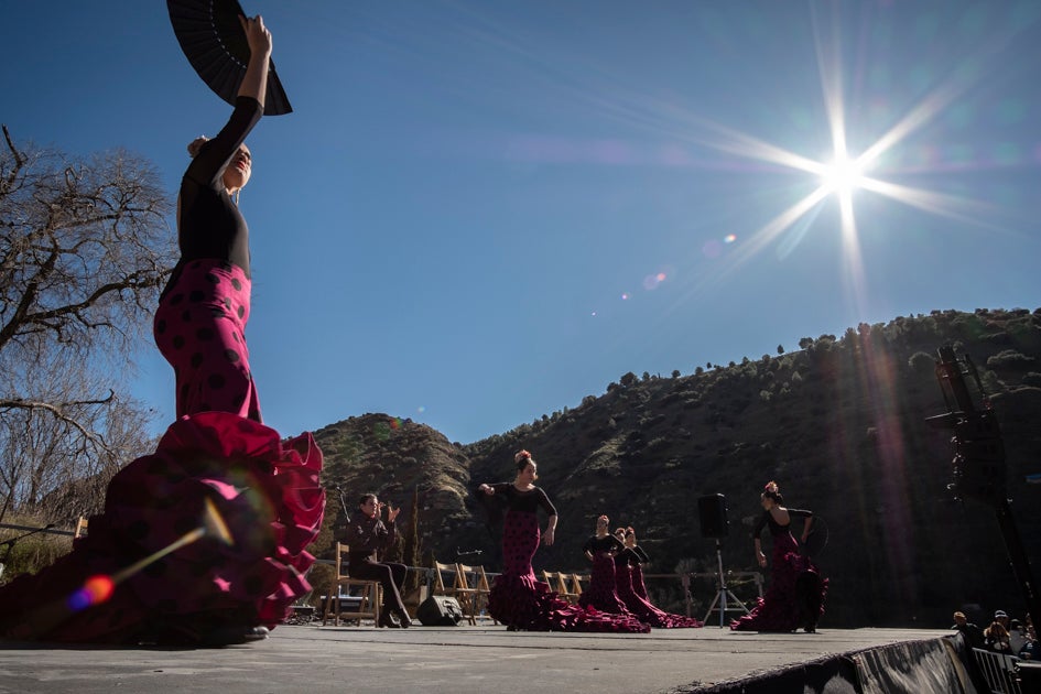 La celebración del patrón de Granada ha estado este año marcada por las alertas de nieve y frío de la Aemet