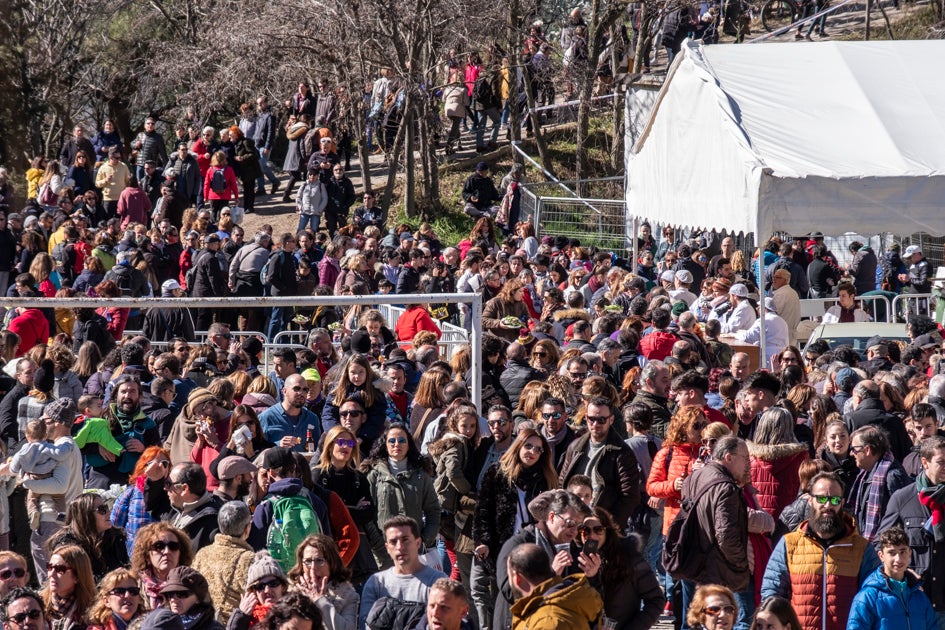 La celebración del patrón de Granada ha estado este año marcada por las alertas de nieve y frío de la Aemet