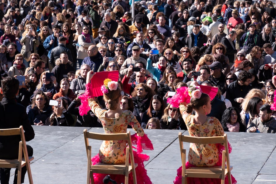 La celebración del patrón de Granada ha estado este año marcada por las alertas de nieve y frío de la Aemet