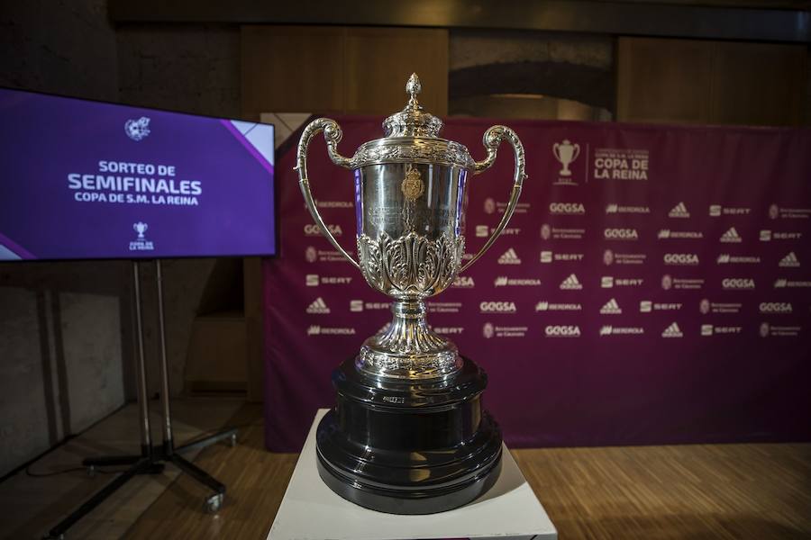 La final del torneo se jugará en el estadio de Los Cármenes de Granada el 11 de mayo y al trofeo aspiran Atlético de Madrid, Real Sociedad, Sevilla y Barcelona.