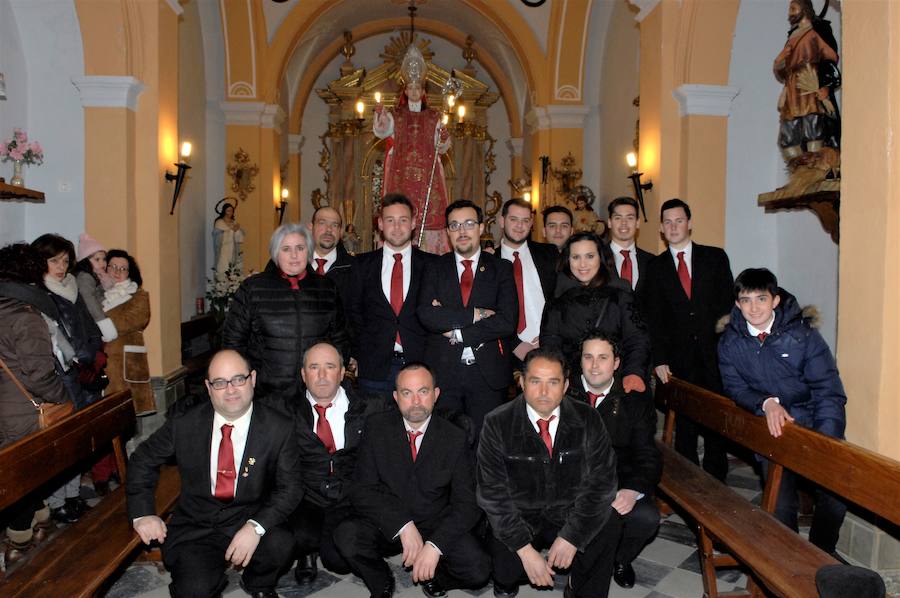 Cada vecino de este precioso pueblo del Valle de Lecrín guarda un lazo rojo bendecido y pasado por la imagen de San Blas para y en caso de enfermedad curar los males de garganta
