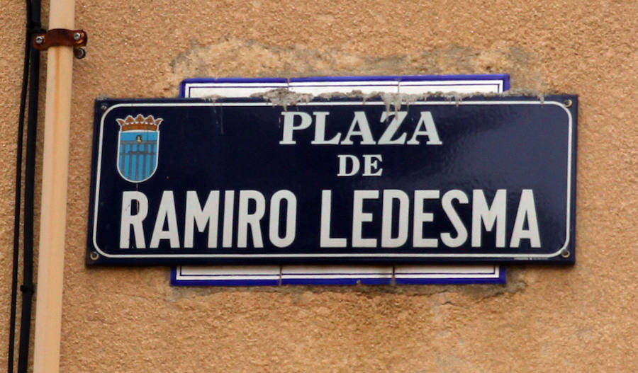 Calle dedicada en Segovia a Ramiro de Ledesma, figura clave en la articulación intelectual del fascismo español.