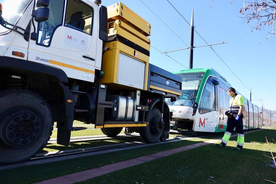 El choque ha provocado que se tenga que cortar la circulación entre la estación de autobuses y Albolote