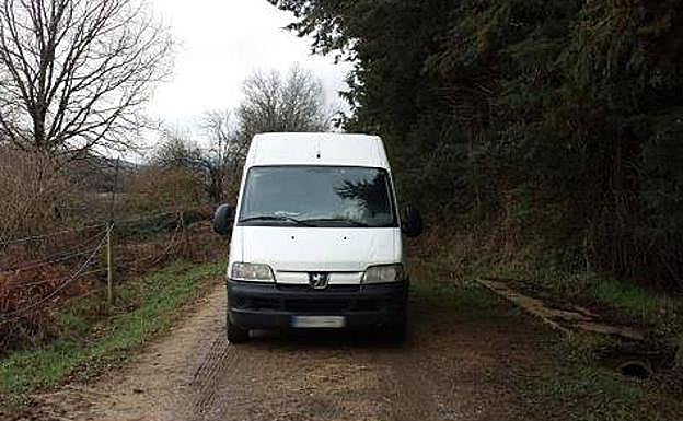 La verdad sobre «los peligrosos ladrones» que actúan con una furgoneta blanca