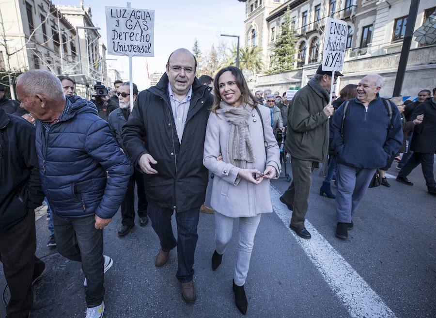 Unos 600 vecinos piden a las instituciones y la responsable de la red eléctrica que pongan solución a los problemas de suministro que sufren desde finales de 2018