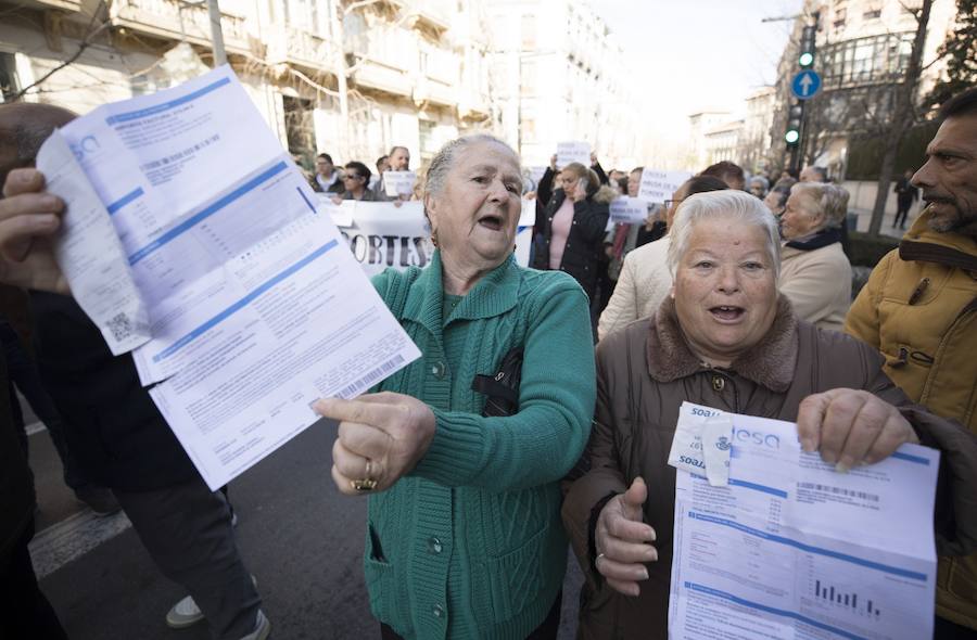 Unos 600 vecinos piden a las instituciones y la responsable de la red eléctrica que pongan solución a los problemas de suministro que sufren desde finales de 2018