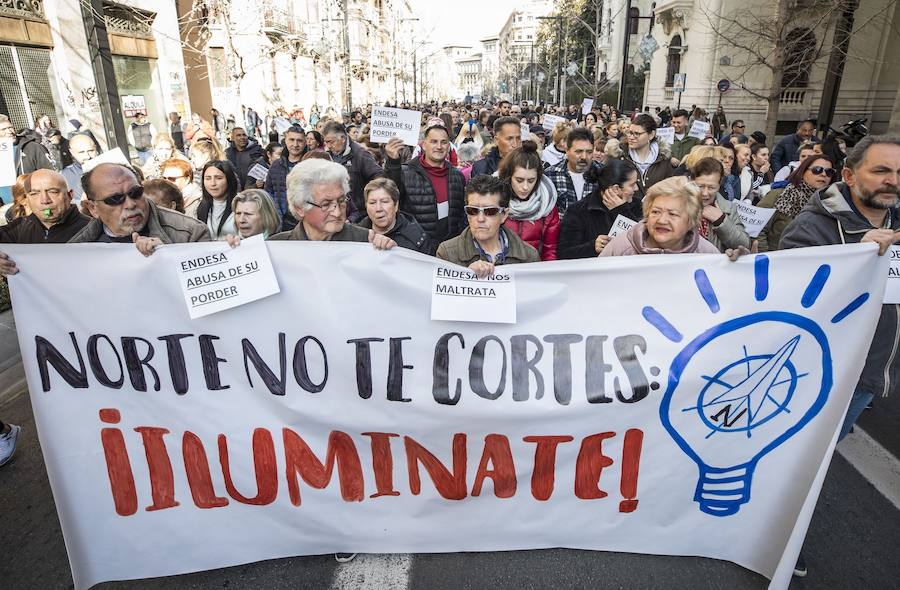 Unos 600 vecinos piden a las instituciones y la responsable de la red eléctrica que pongan solución a los problemas de suministro que sufren desde finales de 2018