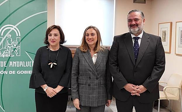 Pablo García, junto a Sandra García y Marifrán Carazo hoy en La Normal