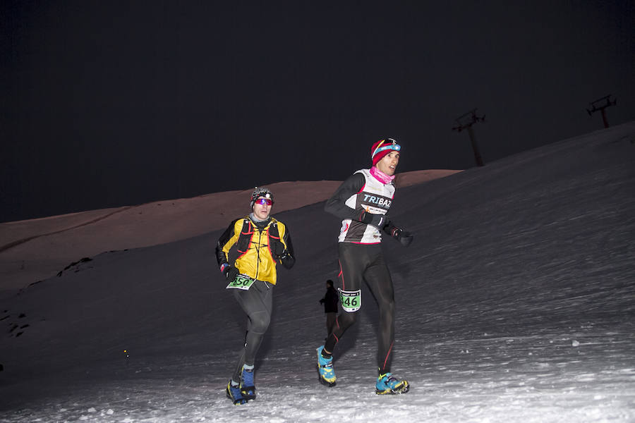 Jacob Gutiérrez arrasa en las cumbres de Sierra Nevada. El corredor de Dúrcal queda campeón de España de snow running por segundo año consecutivo y mejora su crono en catorce minutos