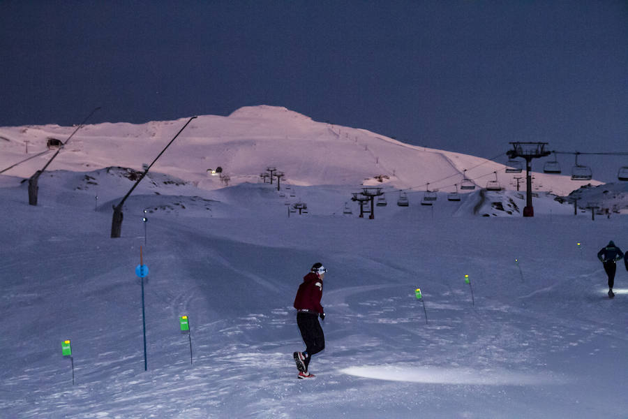 Jacob Gutiérrez arrasa en las cumbres de Sierra Nevada. El corredor de Dúrcal queda campeón de España de snow running por segundo año consecutivo y mejora su crono en catorce minutos