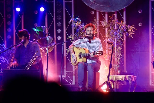 Juanito Makandé presentó su quinto álbum, 'El habitante de la tarde roja'. 