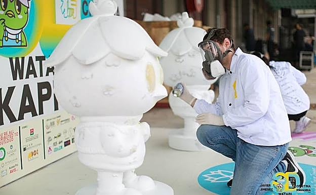 Imagen principal - Pintando un Watari Kappa gigante, en Macao 
