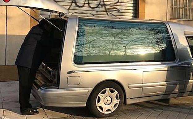 El coche fúnebre