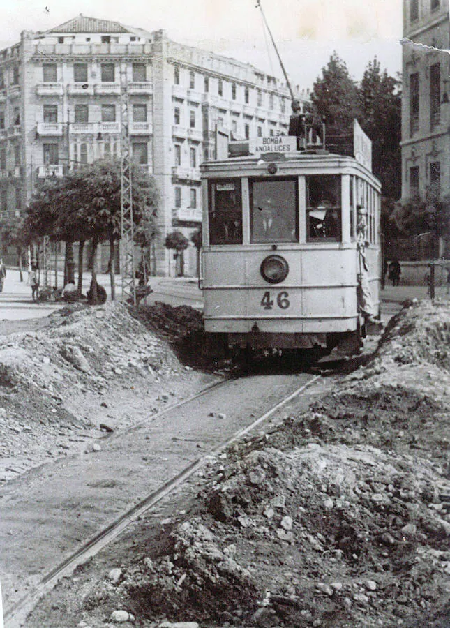 Fue de las redes más extensas de Europa, pues llegó a contar con más de 130 km de longitud, que daba respuesta eficaz al transporte de pasajeros y mercancías. Se inauguró en 1904 y su último viaje fue en 1971.