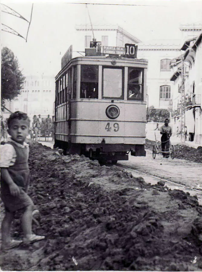 Fue de las redes más extensas de Europa, pues llegó a contar con más de 130 km de longitud, que daba respuesta eficaz al transporte de pasajeros y mercancías. Se inauguró en 1904 y su último viaje fue en 1971.