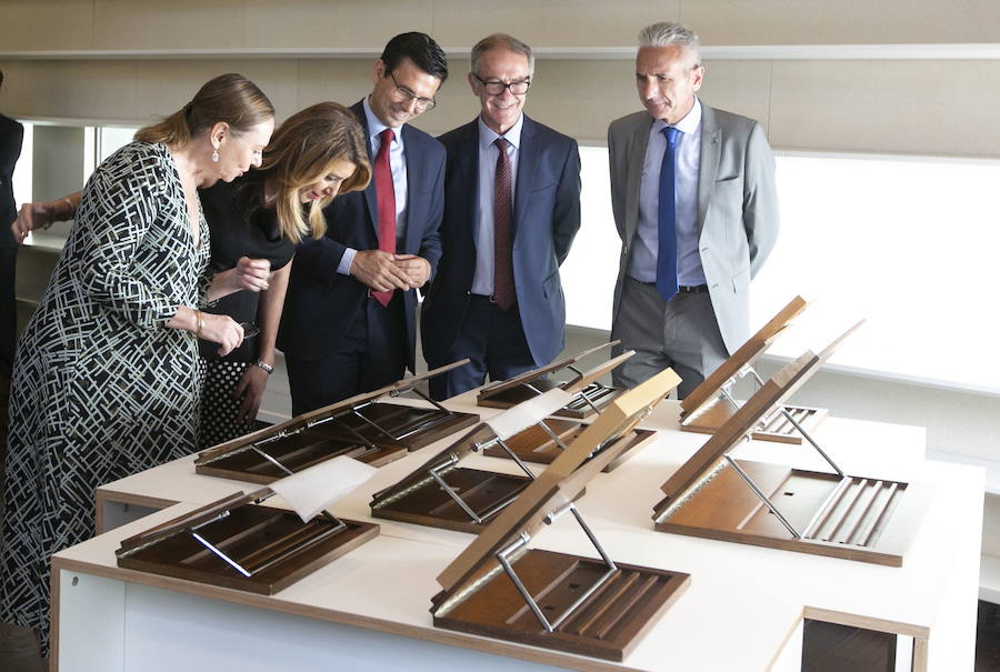 El ministro de Cultura José Guirao vista el Centro Lorca.