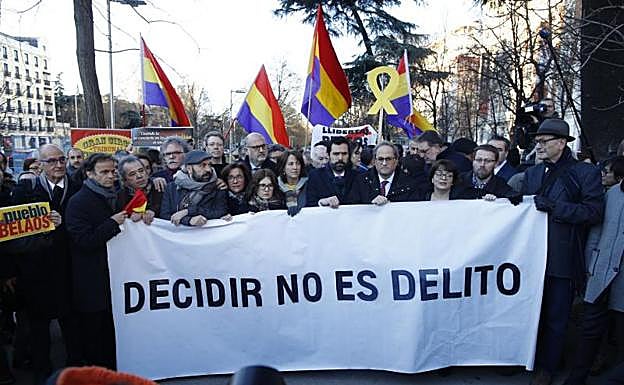 Manifestación independentista ante el Tribunal Supremo. 