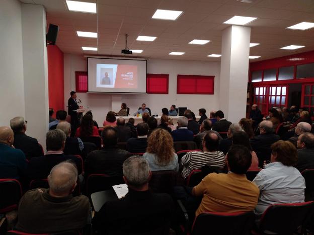 Presentación de la lista a las municipales en la asamblea del PSOE linarense. 