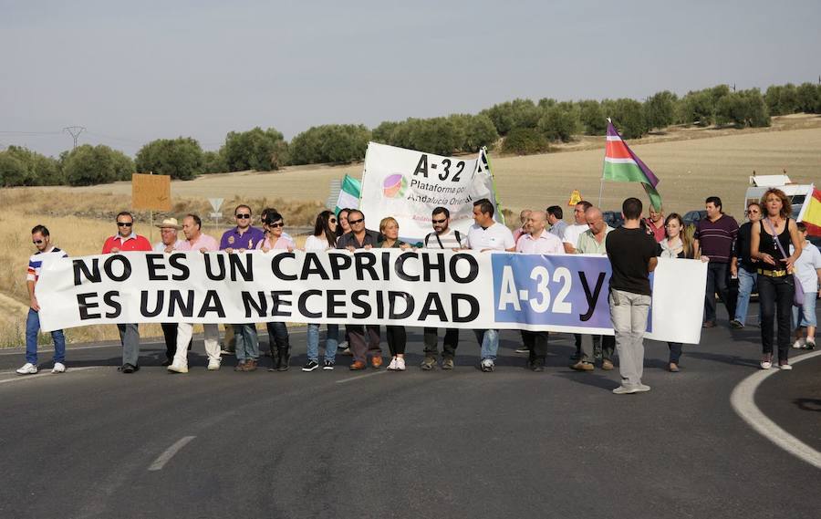 Protesta en Úbeda en 2012 para reclamar la continuación de la autovía A-32. 
