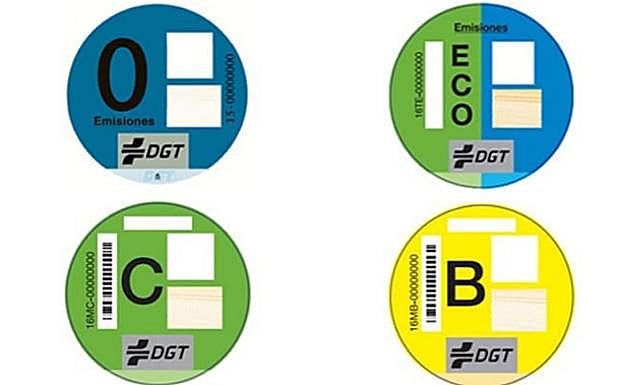 Tráfico | La advertencia de la OCU sobre las etiquetas de la DGT